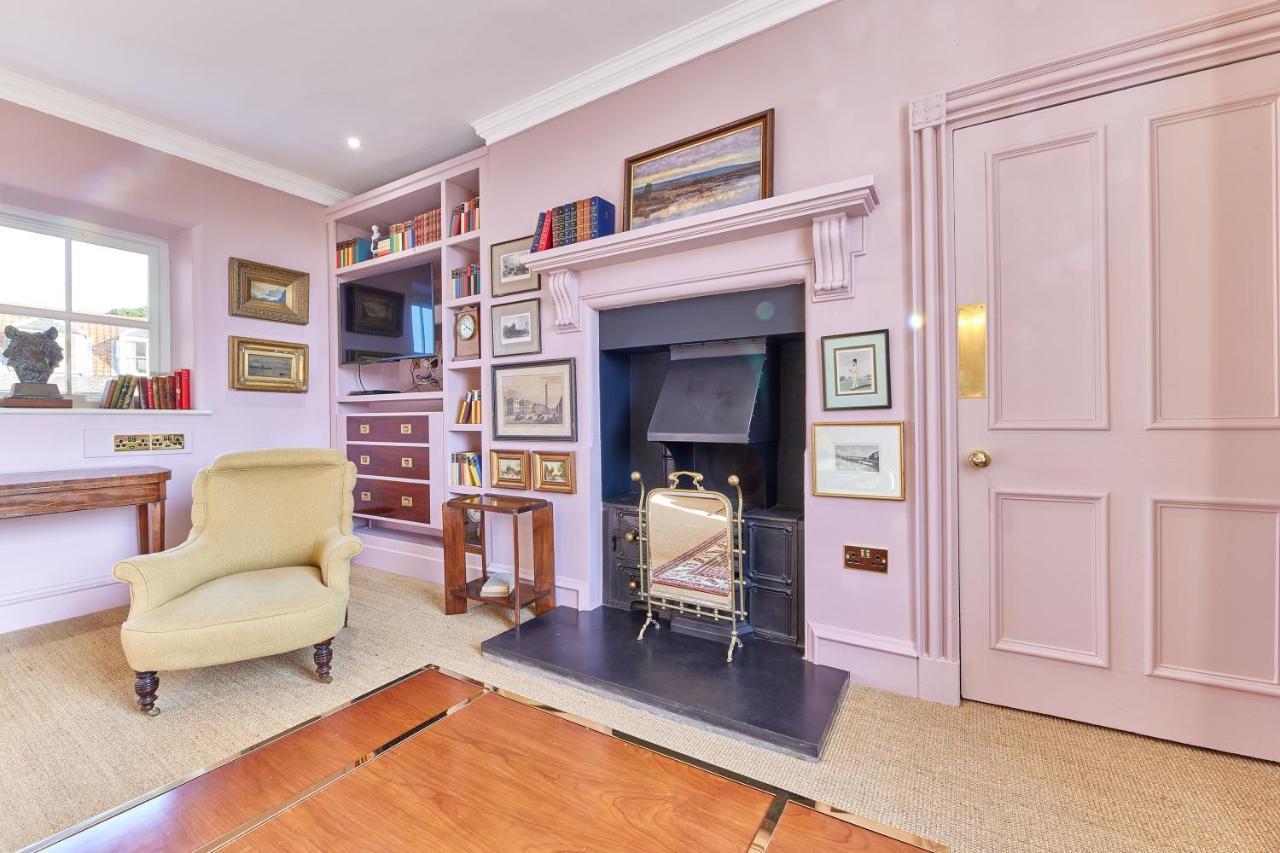Holiday home River View: Characterful Townhouse, Stunning Views